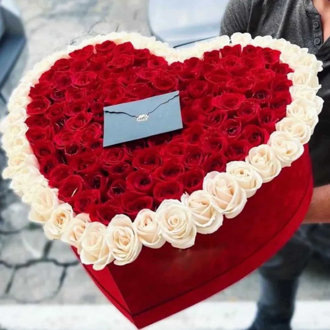 200 Classic Red Roses Flower Bouquet In Heart Box - Miami Flower Store Same-Day Delivery Fort Lauderdale Brickell Aventura Las Olas Hallendale Beach Hollywood Sunny Isles