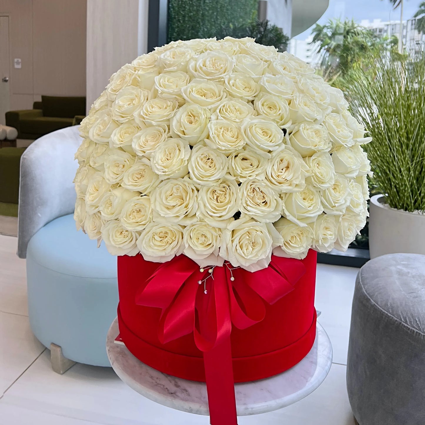 200 White Rose Luxury Flower Bouquet In A Box - Miami Flower Store Same-Day Delivery Fort Lauderdale Brickell Aventura Las Olas Hallendale Beach Hollywood Sunny Isles