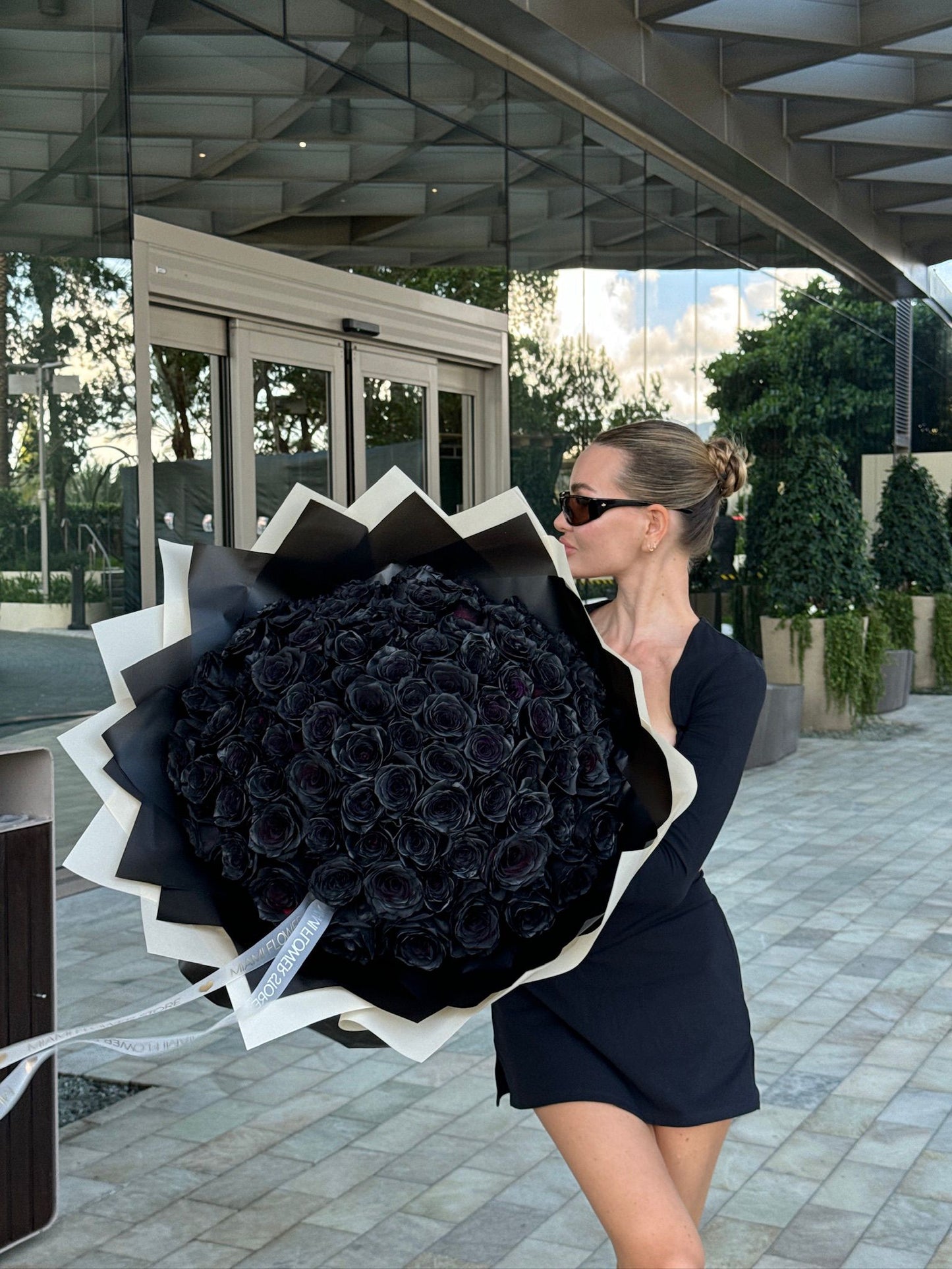 Black Rose Flower Bouquet - Miami Flower Store Same-Day Delivery Fort Lauderdale Brickell Aventura Las Olas Hallendale Beach Hollywood Sunny Isles