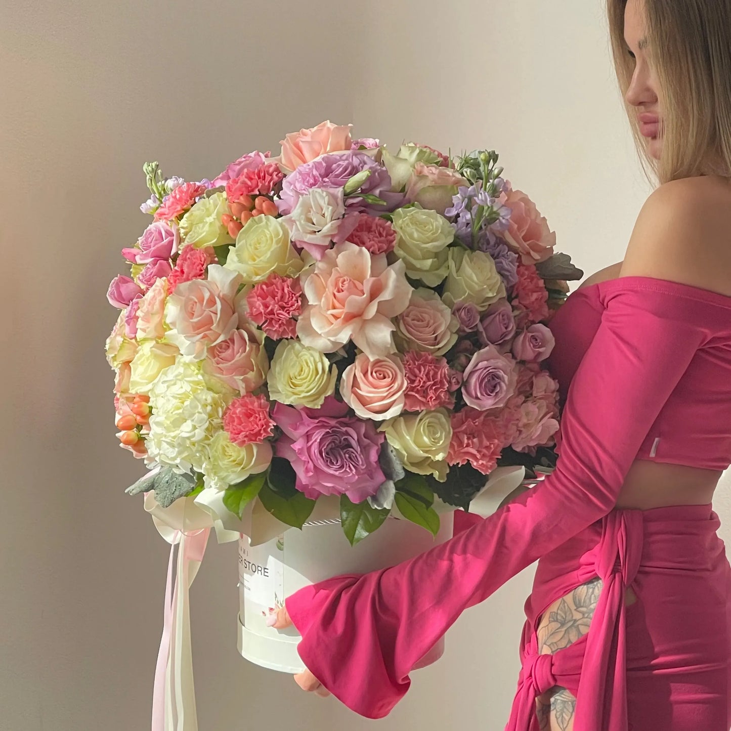 Classic & Spray Roses, Hydrangea, & More Flower Bouquet In A Box - Miami Flower Store Same-Day Delivery Fort Lauderdale Brickell Aventura Las Olas Hallendale Beach Hollywood Sunny Isles