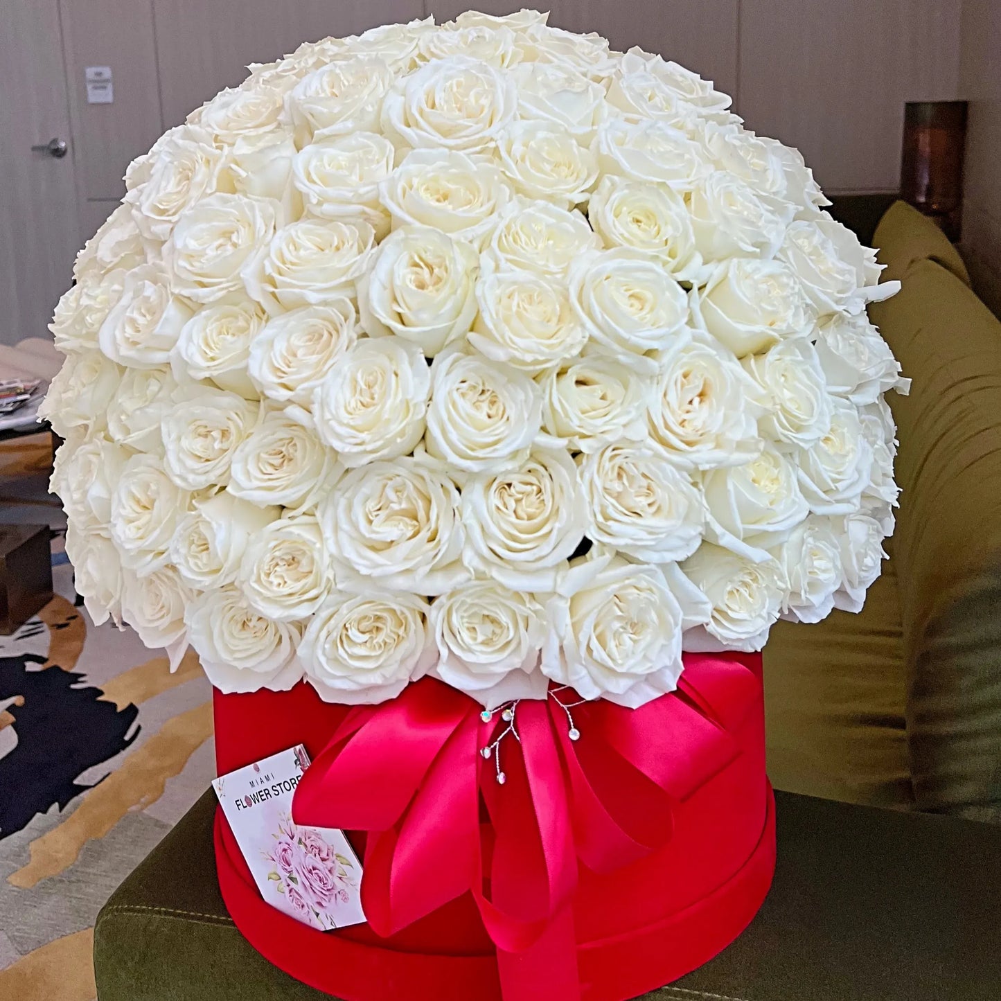 200 White Rose Luxury Flower Bouquet In A Box - Miami Flower Store Same-Day Delivery Fort Lauderdale Brickell Aventura Las Olas Hallendale Beach Hollywood Sunny Isles