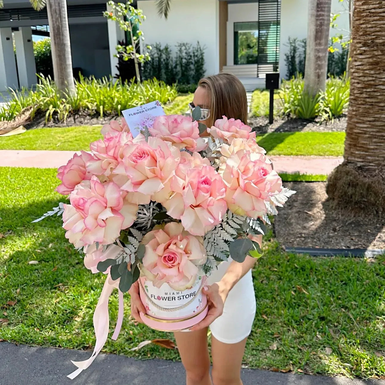 Pink French Rose Flower Bouquet In A Box - Miami Flower Store Same-Day Delivery Fort Lauderdale Brickell Aventura Las Olas Hallendale Beach Hollywood Sunny Isles