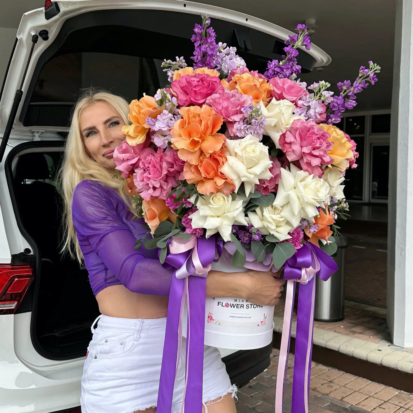Multi-Colored Rose Flower Bouquet In A Box "Capitan Choice" - Miami Flower Store Same-Day Delivery Fort Lauderdale Brickell Aventura Las Olas Hallendale Beach Hollywood Sunny Isles