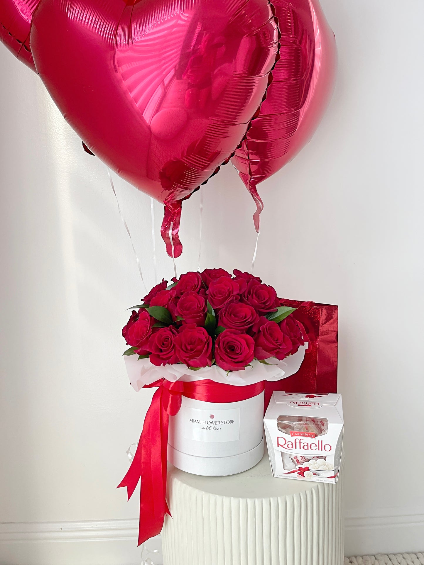 Red Roses Flower Bouquet In Box - Miami Flower Store Same-Day Delivery Fort Lauderdale Brickell Aventura Las Olas Hallendale Beach Hollywood Sunny Isles