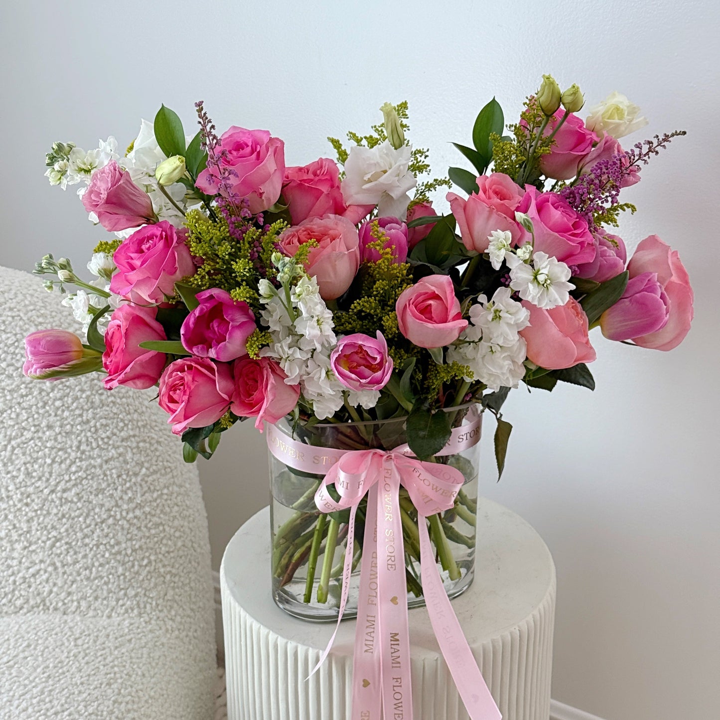 Pink Rose Mix Bouquet In A Vase - Miami Flower Store Same-Day Delivery Fort Lauderdale Brickell Aventura Las Olas Hallendale Beach Hollywood Sunny Isles