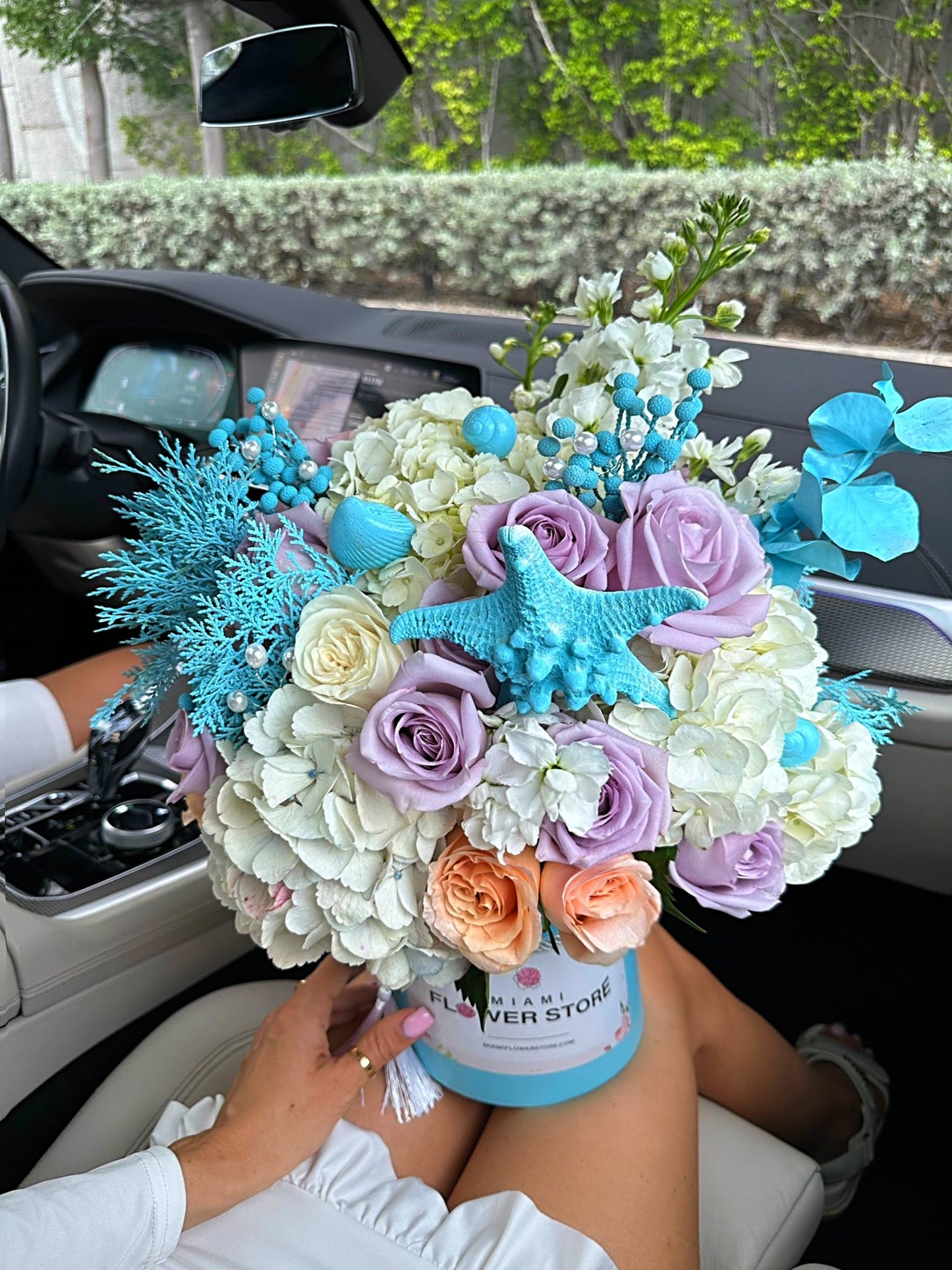 "Ocean & Shells" Rose, Hydrangea, & Stock Luxury Flower Bouquet In A Box - Miami Flower Store Same-Day Delivery Fort Lauderdale Brickell Aventura Las Olas Hallendale Beach Hollywood Sunny Isles
