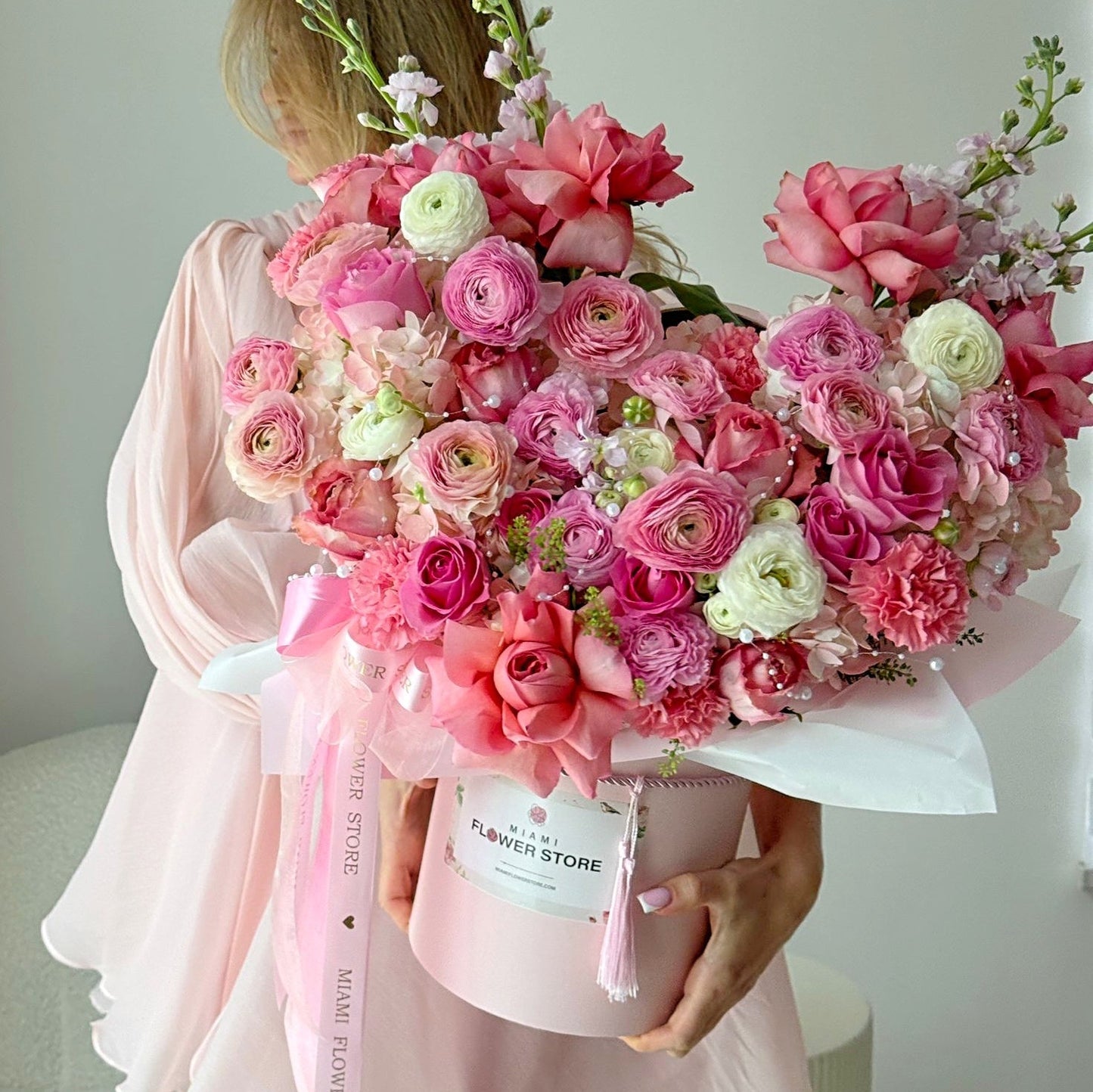 Roses & Ranunculus Heart Shaped Mix Flower Bouquet In A Box - Miami Flower Store Same-Day Delivery Fort Lauderdale Brickell Aventura Las Olas Hallendale Beach Hollywood Sunny Isles
