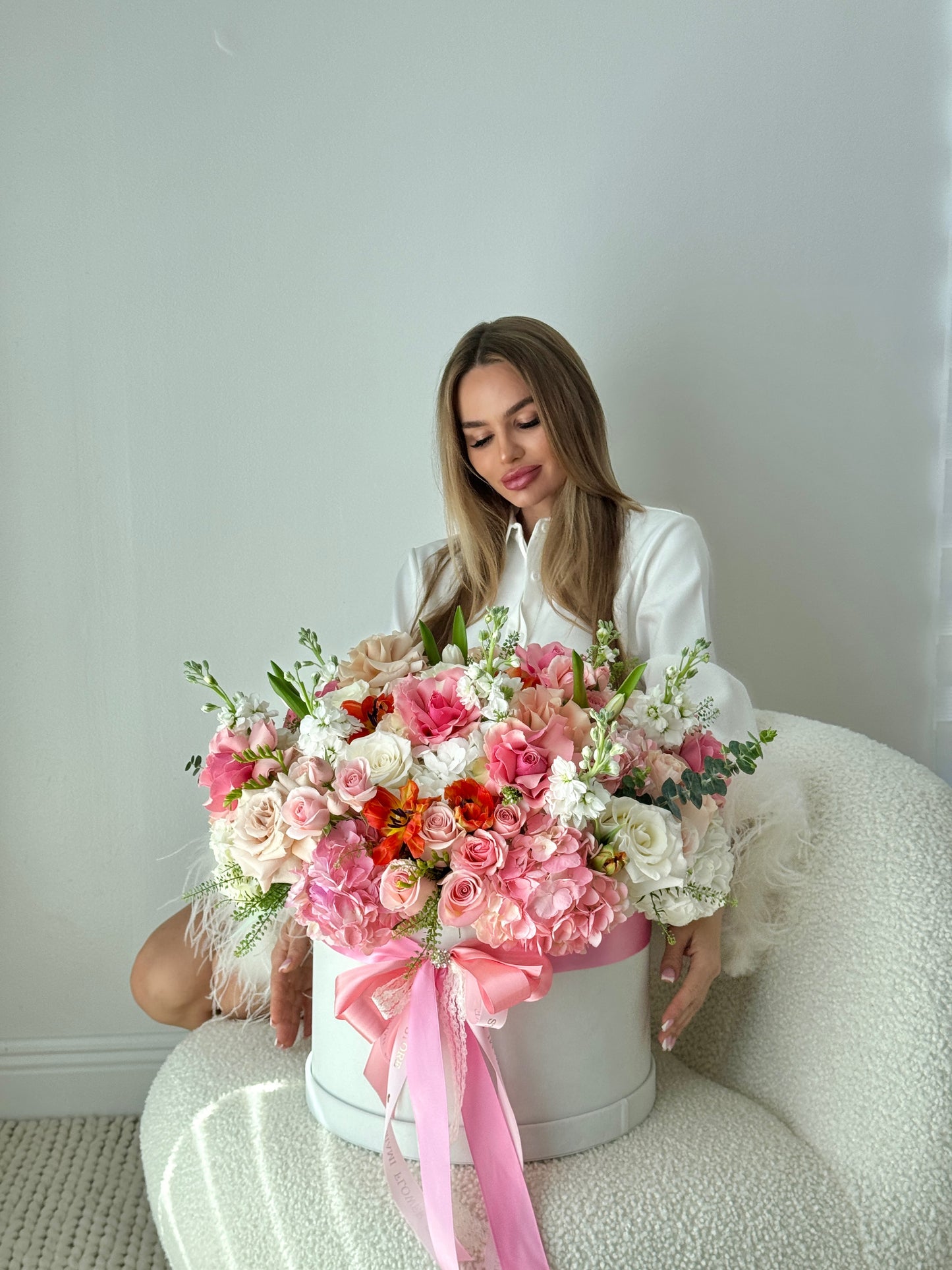Pink & Peach Rose, Ranunculus, Hydrangea Flower Bouquet In A Box - Miami Flower Store Same-Day Delivery Fort Lauderdale Brickell Aventura Las Olas Hallendale Beach Hollywood Sunny Isles