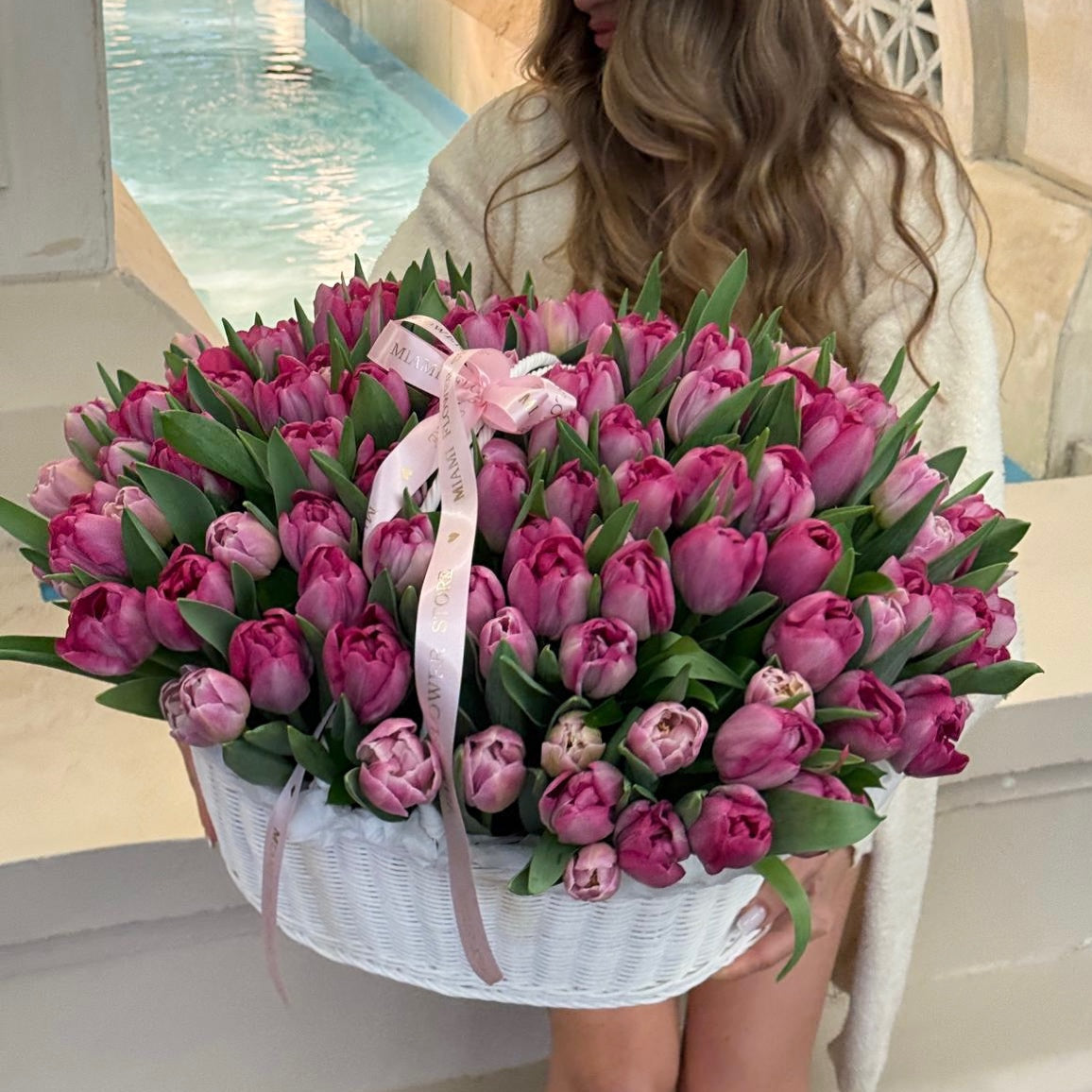 100 Tulip Flower Bouquet In A Basket - Miami Flower Store Same-Day Delivery Fort Lauderdale Brickell Aventura Las Olas Hallendale Beach Hollywood Sunny Isles