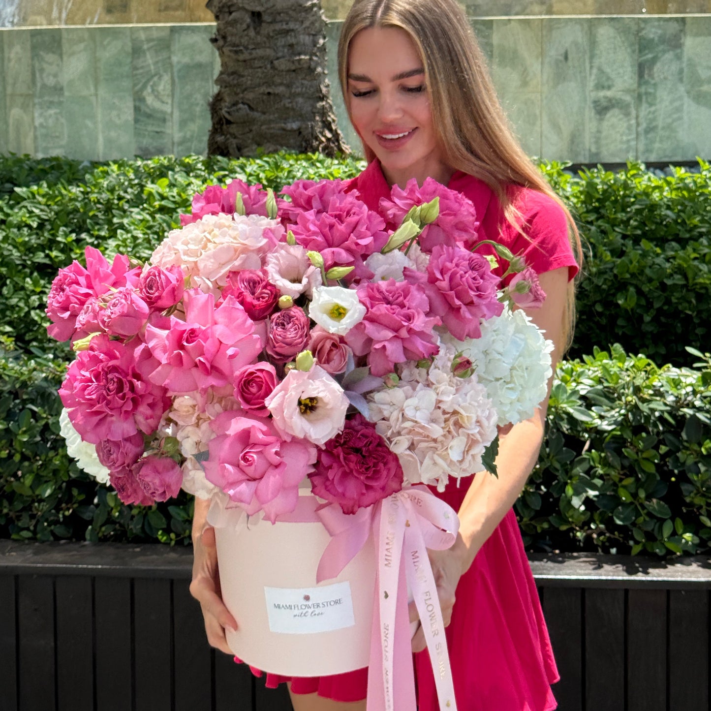 Pink Garden Roses, Hydrangeas & Lisianthus Flower Bouquet In A Box - Miami Flower Store Same-Day Delivery Fort Lauderdale Brickell Aventura Las Olas Hallendale Beach Hollywood Sunny Isles