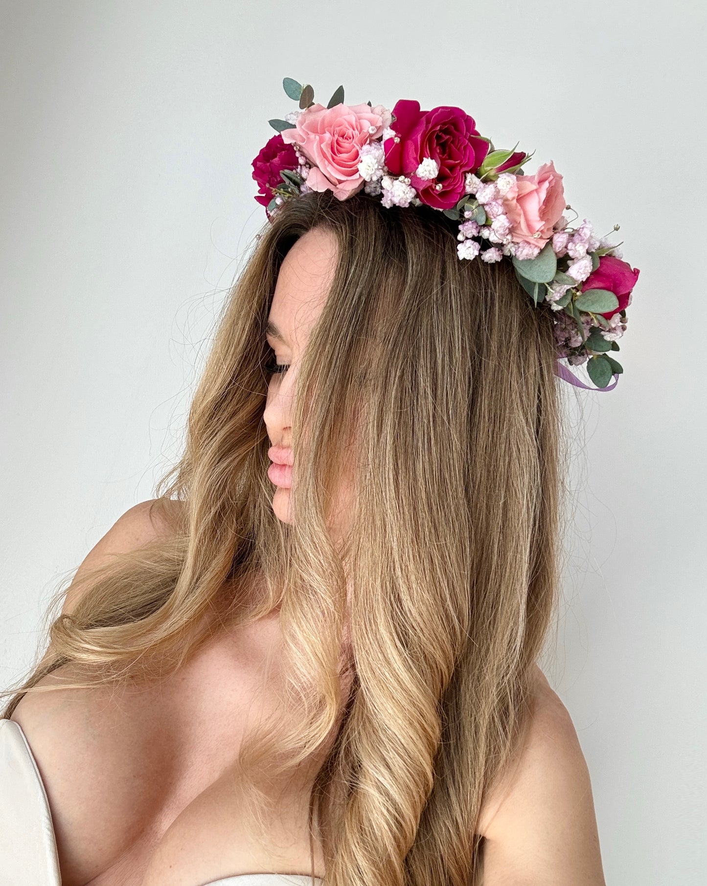 Headpiece & Pink Rose Bouquet In A Vase - Miami Flower Store Same-Day Delivery Fort Lauderdale Brickell Aventura Las Olas Hallendale Beach Hollywood Sunny Isles