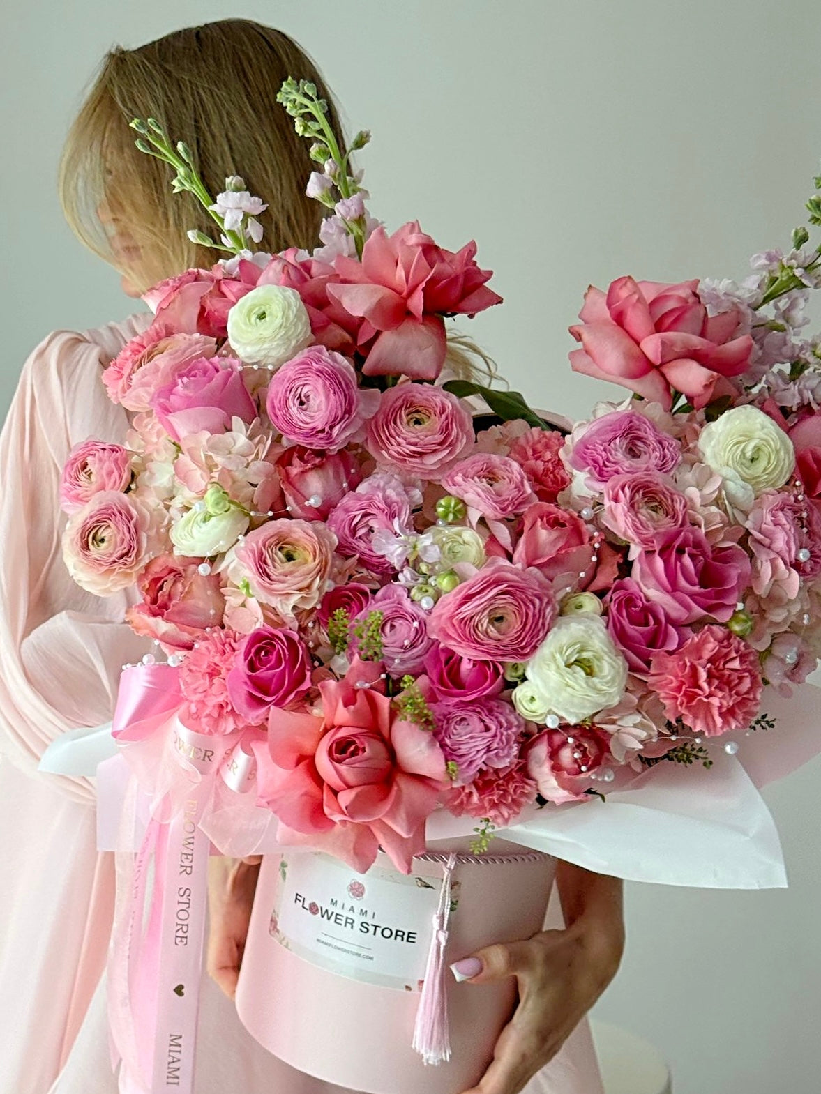 Roses & Ranunculus Heart Shaped Mix Flower Bouquet In A Box - Miami Flower Store Same-Day Delivery Fort Lauderdale Brickell Aventura Las Olas Hallendale Beach Hollywood Sunny Isles