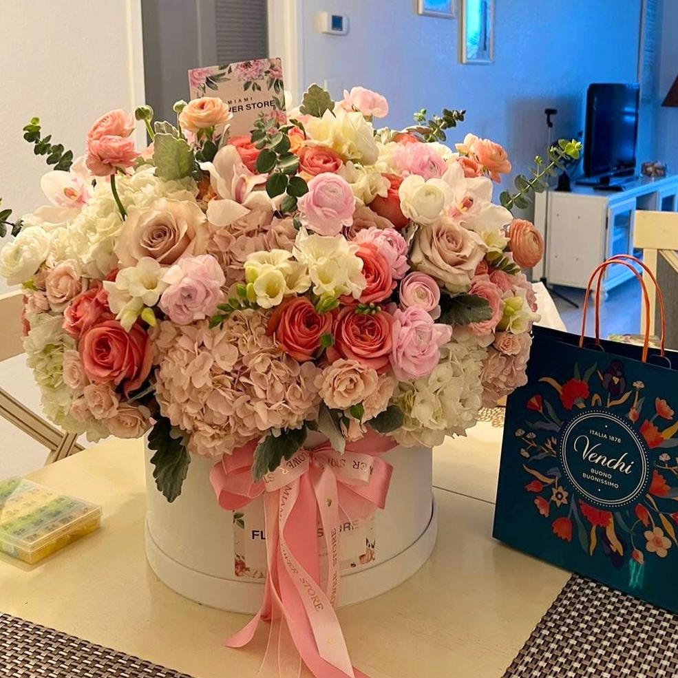 Pink & Peach Rose, Ranunculus, Hydrangea Flower Bouquet In A Box - Miami Flower Store Same-Day Delivery Fort Lauderdale Brickell Aventura Las Olas Hallendale Beach Hollywood Sunny Isles