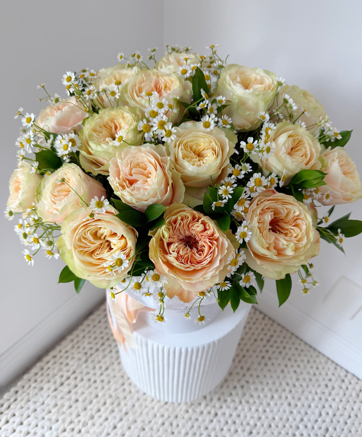 Roses & Chamomile Flower Bouquet In A Box - Miami Flower Store Same-Day Delivery Fort Lauderdale Brickell Aventura Las Olas Hallendale Beach Hollywood Sunny Isles