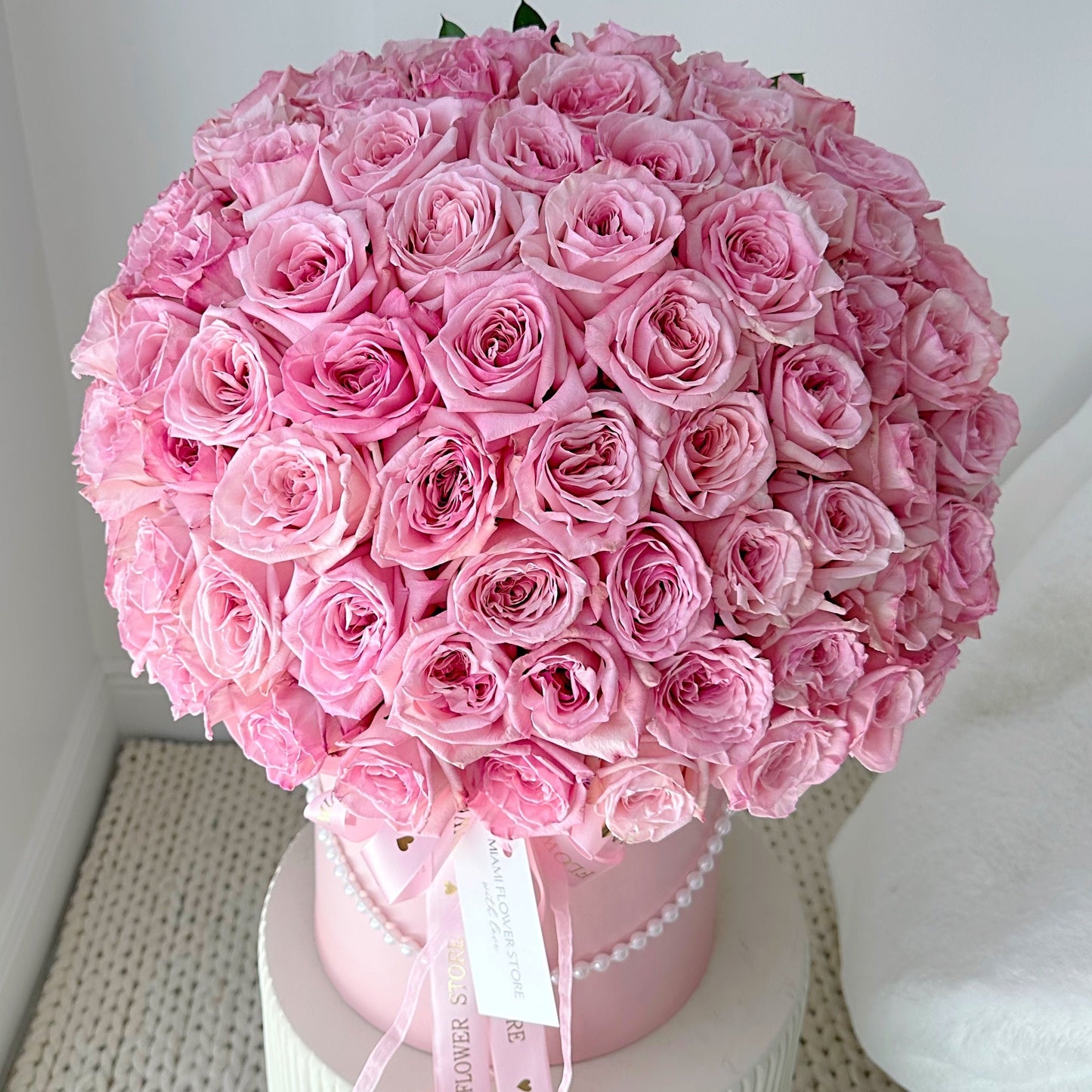 100 Classic Pink Rose Flower Bouquet In A Box - Miami Flower Store Same-Day Delivery Fort Lauderdale Brickell Aventura Las Olas Hallendale Beach Hollywood Sunny Isles