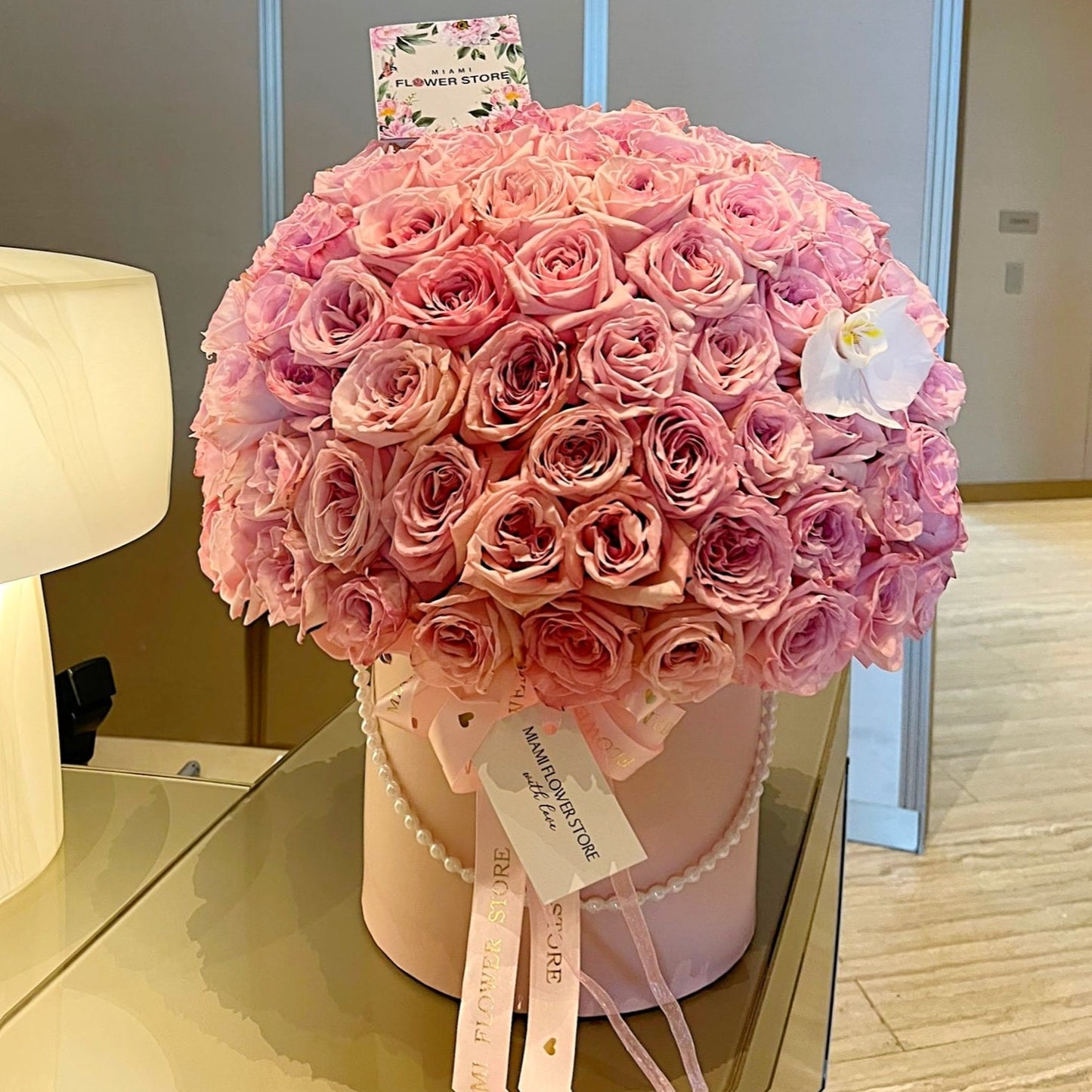 100 Classic Pink Rose Flower Bouquet In A Box - Miami Flower Store Same-Day Delivery Fort Lauderdale Brickell Aventura Las Olas Hallendale Beach Hollywood Sunny Isles