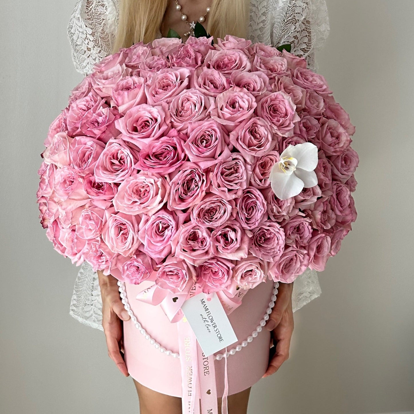 100 Classic Pink Rose Flower Bouquet In A Box - Miami Flower Store Same-Day Delivery Fort Lauderdale Brickell Aventura Las Olas Hallendale Beach Hollywood Sunny Isles