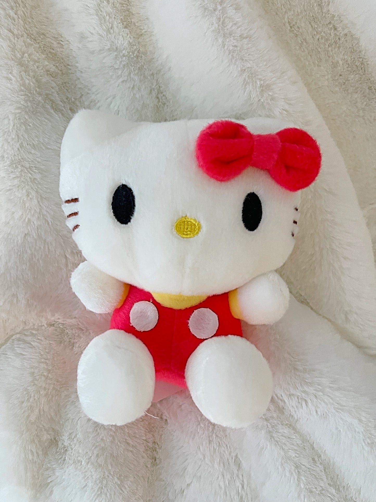 8" White "Love Me" Hello Kitty Stuffed Plush Animal - Miami Flower Store Same-Day Delivery Fort Lauderdale Brickell Aventura Las Olas Hallendale Beach Hollywood Sunny Isles