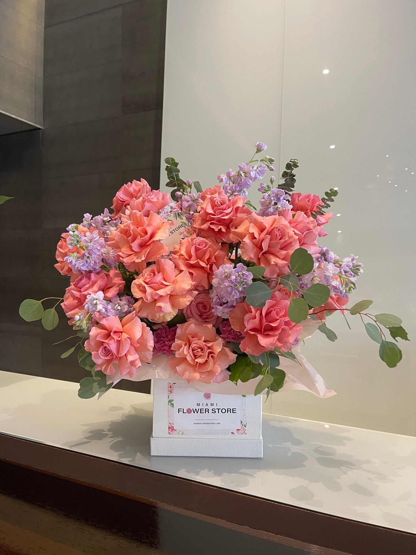 Peach & Pink Roses Flower Bouquet In A Box - Miami Flower Store Same-Day Delivery Fort Lauderdale Brickell Aventura Las Olas Hallendale Beach Hollywood Sunny Isles