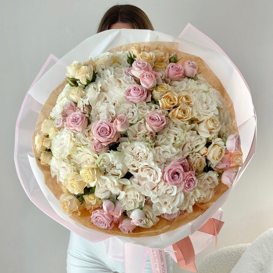 Beige Garden & Spray Rose Mix Flower Hand Bouquet - Miami Flower Store Same-Day Delivery Fort Lauderdale Brickell Aventura Las Olas Hallendale Beach Hollywood Sunny Isles