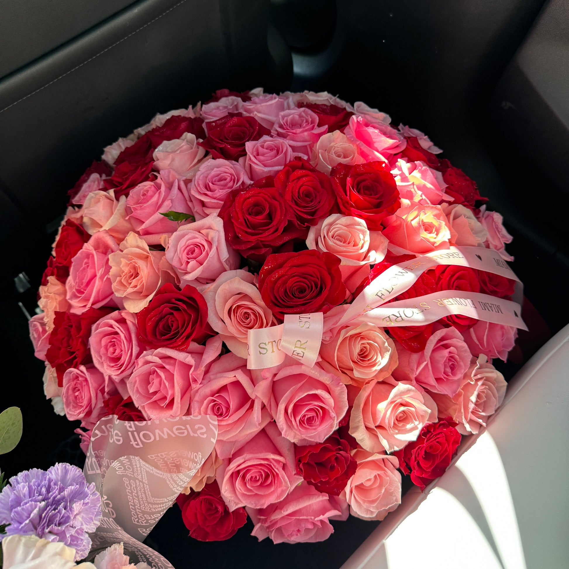 Mix 75 Red And Pink Classic Rose Flower Bouquet In A Box - Miami Flower Store Same-Day Delivery Fort Lauderdale Brickell Aventura Las Olas Hallendale Beach Hollywood Sunny Isles