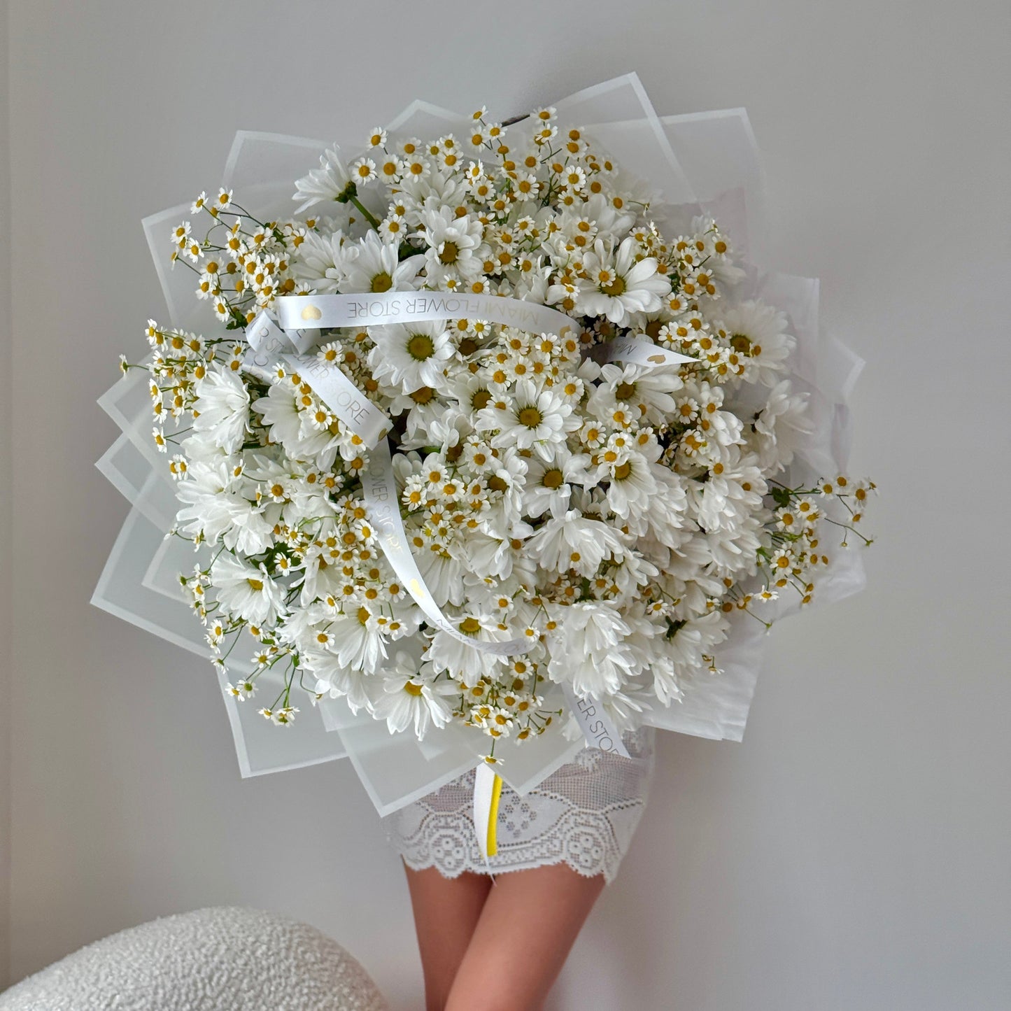 Luxury Daisy Flower Bouquet - Miami Flower Store Same-Day Delivery Fort Lauderdale Brickell Aventura Las Olas Hallendale Beach Hollywood Sunny Isles