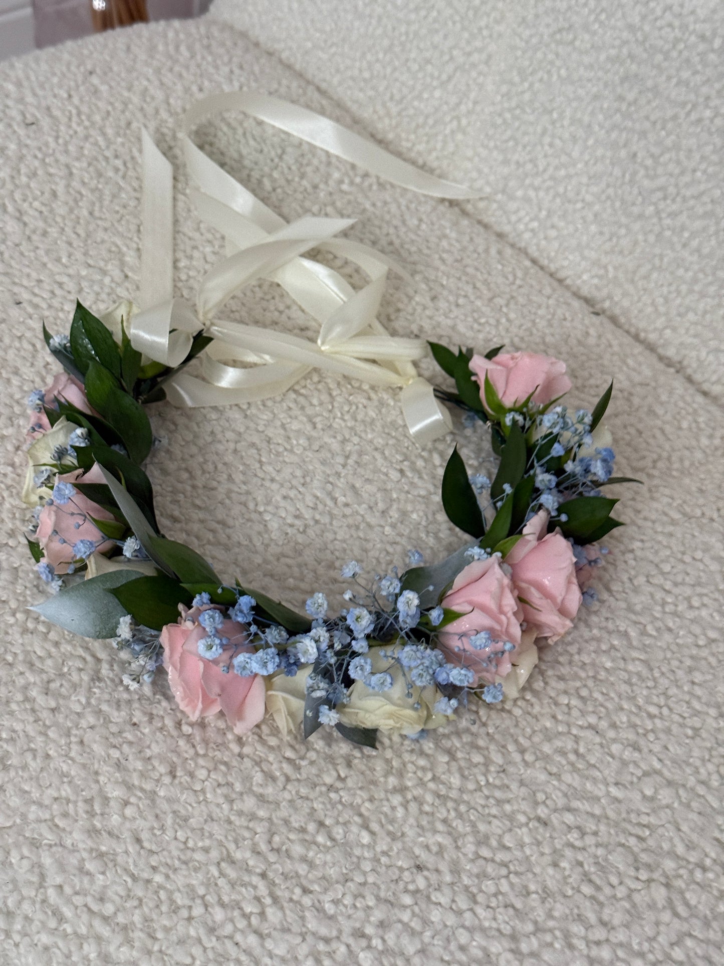 Custom-Made Headpiece Headband Of Fresh Cut Flowers - Miami Flower Store Same-Day Delivery Fort Lauderdale Brickell Aventura Las Olas Hallendale Beach Hollywood Sunny Isles