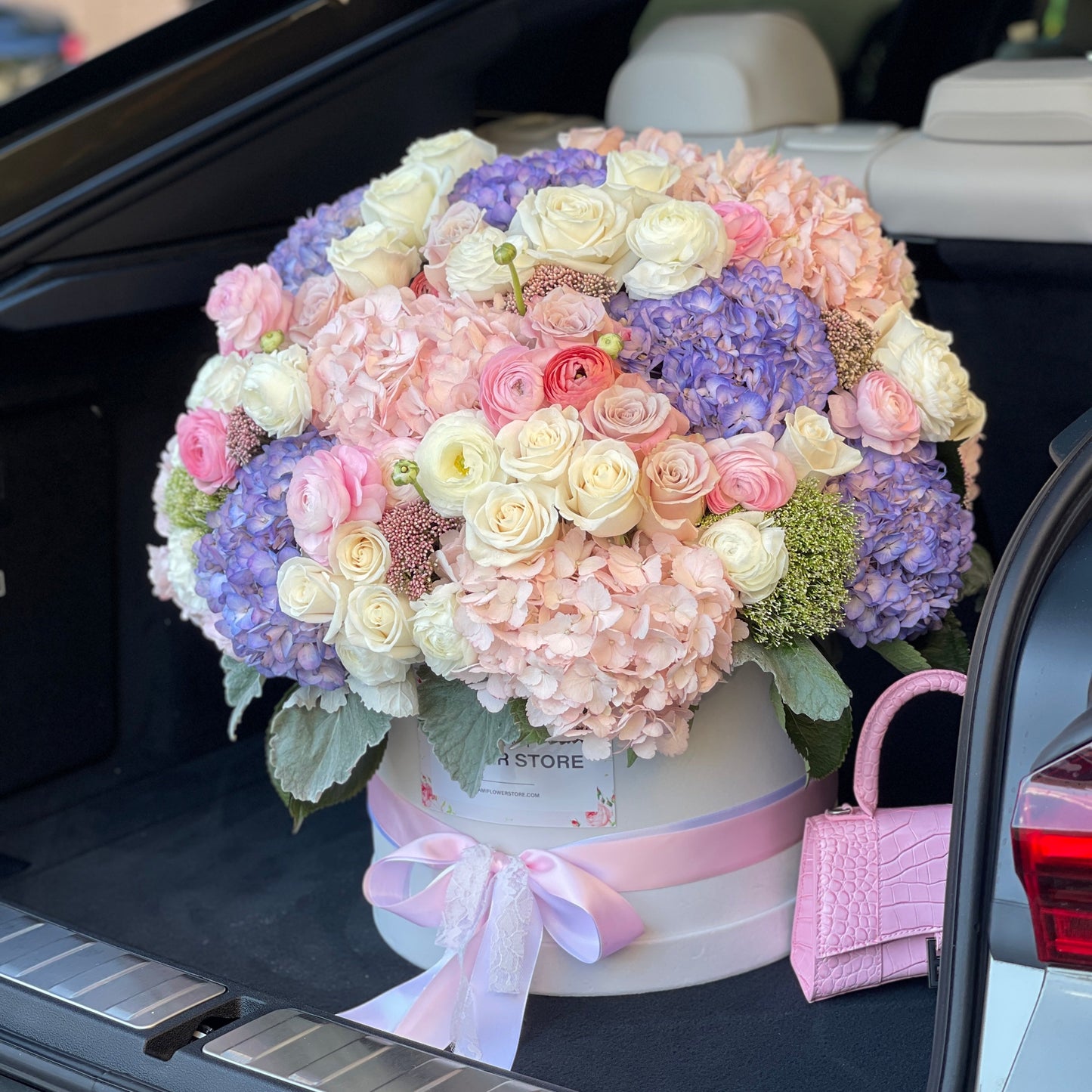 Hydrangea With Roses & Ranunculus Flower Bouquet In A Box - Miami Flower Store Same-Day Delivery Fort Lauderdale Brickell Aventura Las Olas Hallendale Beach Hollywood Sunny Isles