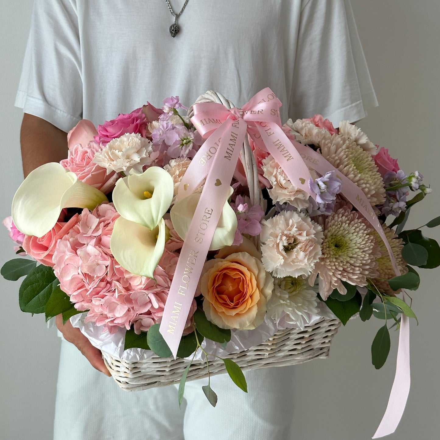 Roses & Callas & Mix Flowers In A Basket - Miami Flower Store Same-Day Delivery Fort Lauderdale Brickell Aventura Las Olas Hallendale Beach Hollywood Sunny Isles