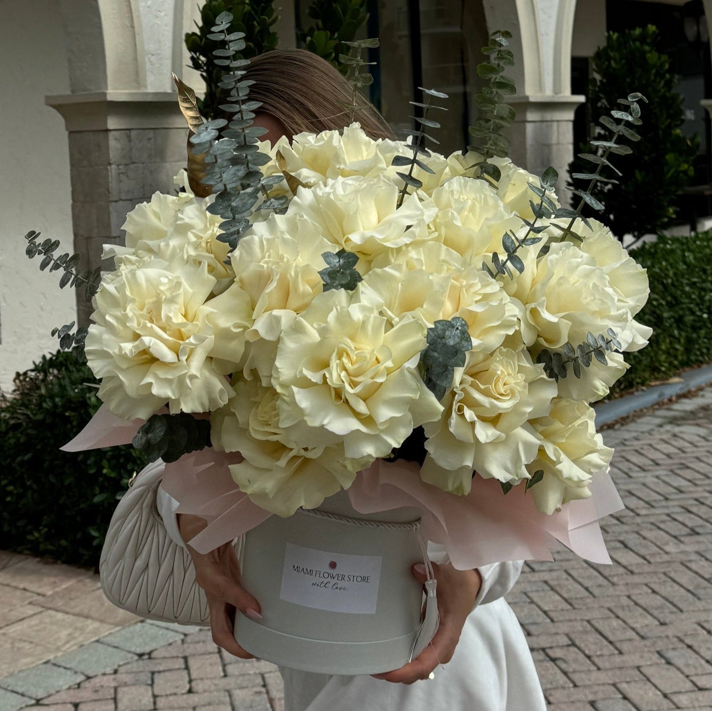 Luxury White & Blush Rose Flower Bouquet In A Box - Miami Flower Store Same-Day Delivery Fort Lauderdale Brickell Aventura Las Olas Hallendale Beach Hollywood Sunny Isles