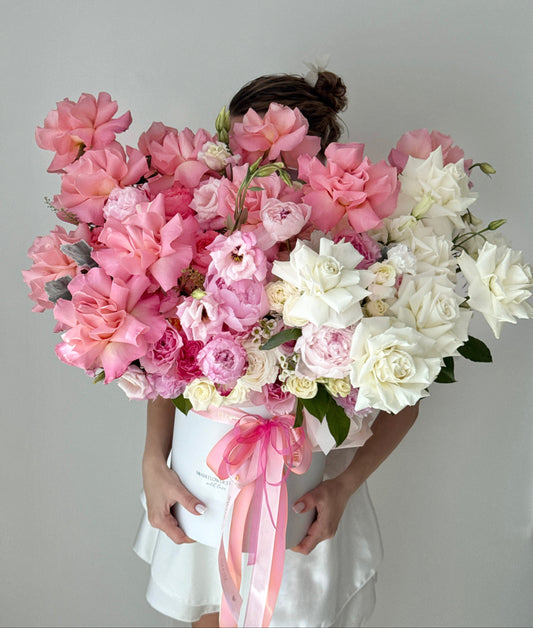 Pink & White French Roses Flower Bouquet In A Box - Miami Flower Store Same-Day Delivery Fort Lauderdale Brickell Aventura Las Olas Hallendale Beach Hollywood Sunny Isles