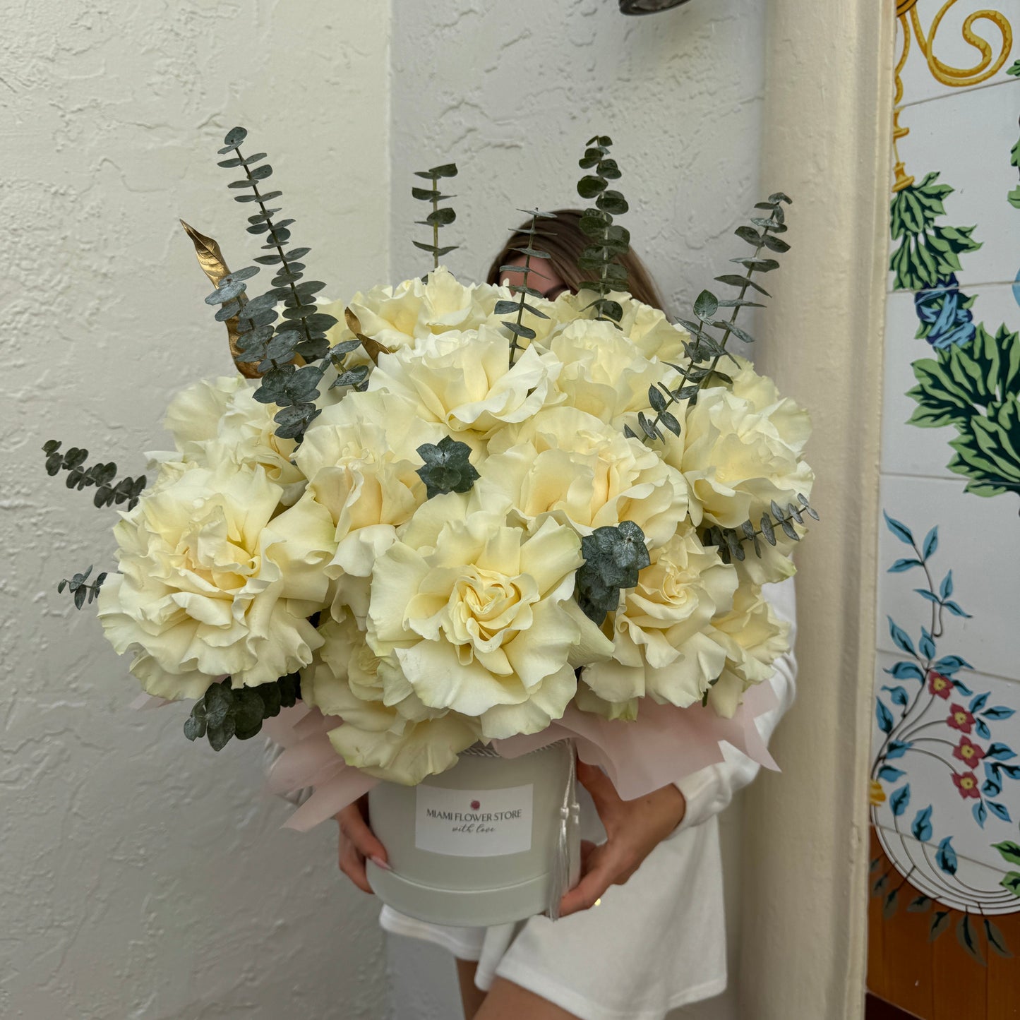 Luxury White & Blush Rose Flower Bouquet In A Box - Miami Flower Store Same-Day Delivery Fort Lauderdale Brickell Aventura Las Olas Hallendale Beach Hollywood Sunny Isles