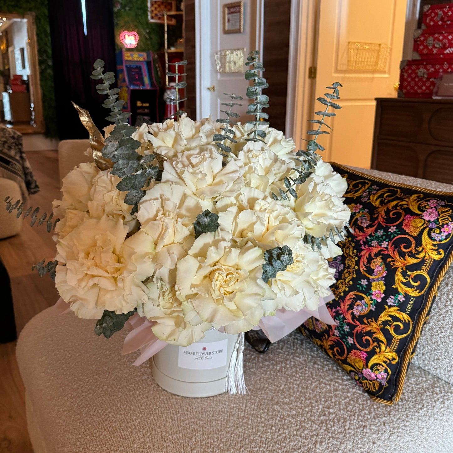 Luxury White & Blush Rose Flower Bouquet In A Box - Miami Flower Store Same-Day Delivery Fort Lauderdale Brickell Aventura Las Olas Hallendale Beach Hollywood Sunny Isles