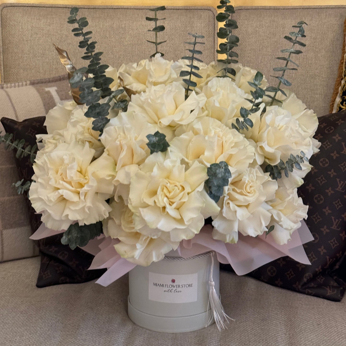 Luxury White & Blush Rose Flower Bouquet In A Box - Miami Flower Store Same-Day Delivery Fort Lauderdale Brickell Aventura Las Olas Hallendale Beach Hollywood Sunny Isles