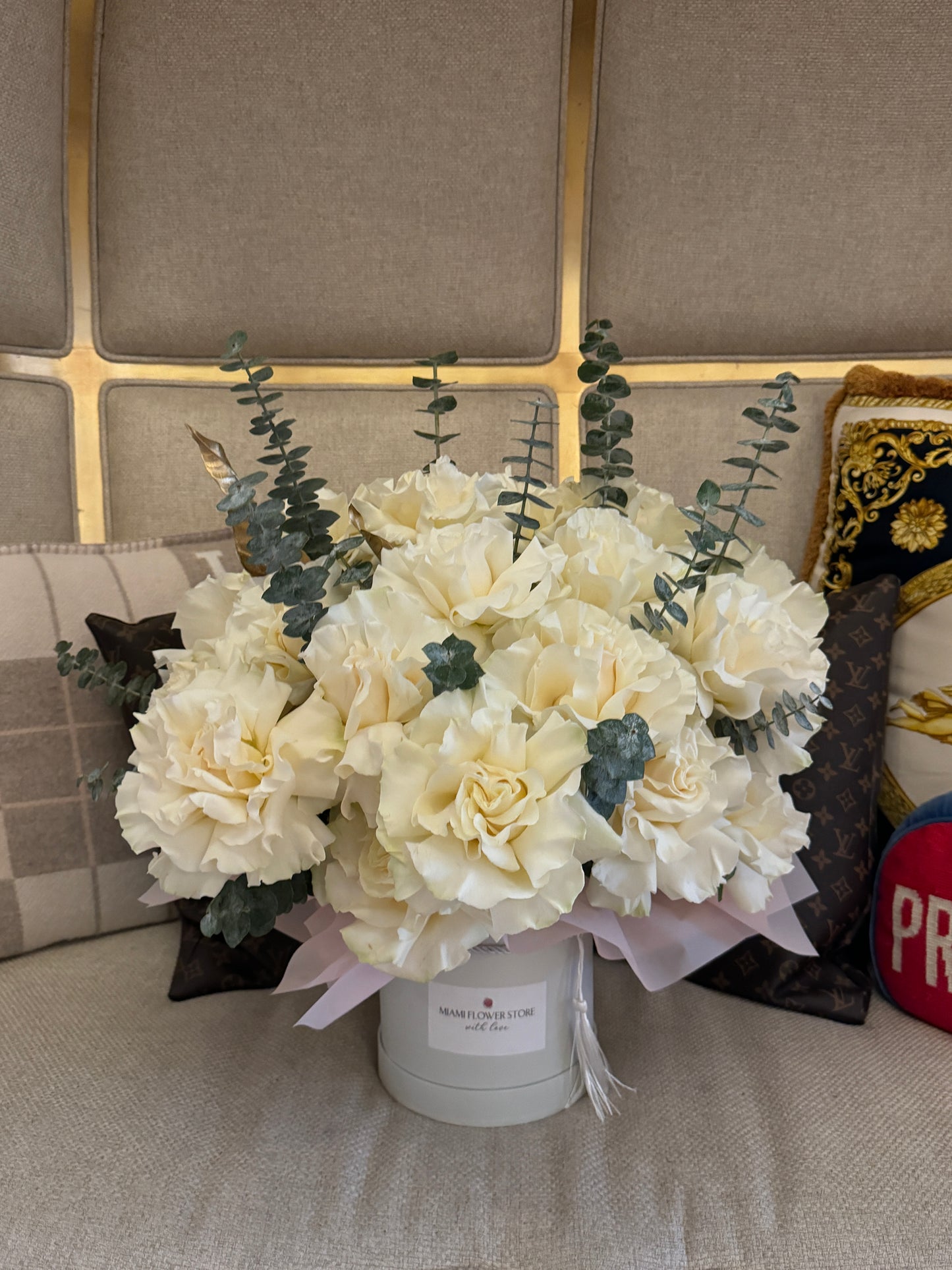 Luxury White & Blush Rose Flower Bouquet In A Box - Miami Flower Store Same-Day Delivery Fort Lauderdale Brickell Aventura Las Olas Hallendale Beach Hollywood Sunny Isles