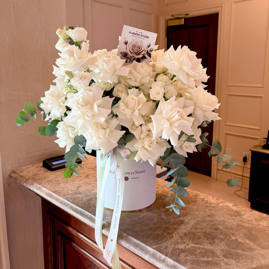 Luxury White & Blush Rose Flower Bouquet In A Box - Miami Flower Store Same-Day Delivery Fort Lauderdale Brickell Aventura Las Olas Hallendale Beach Hollywood Sunny Isles