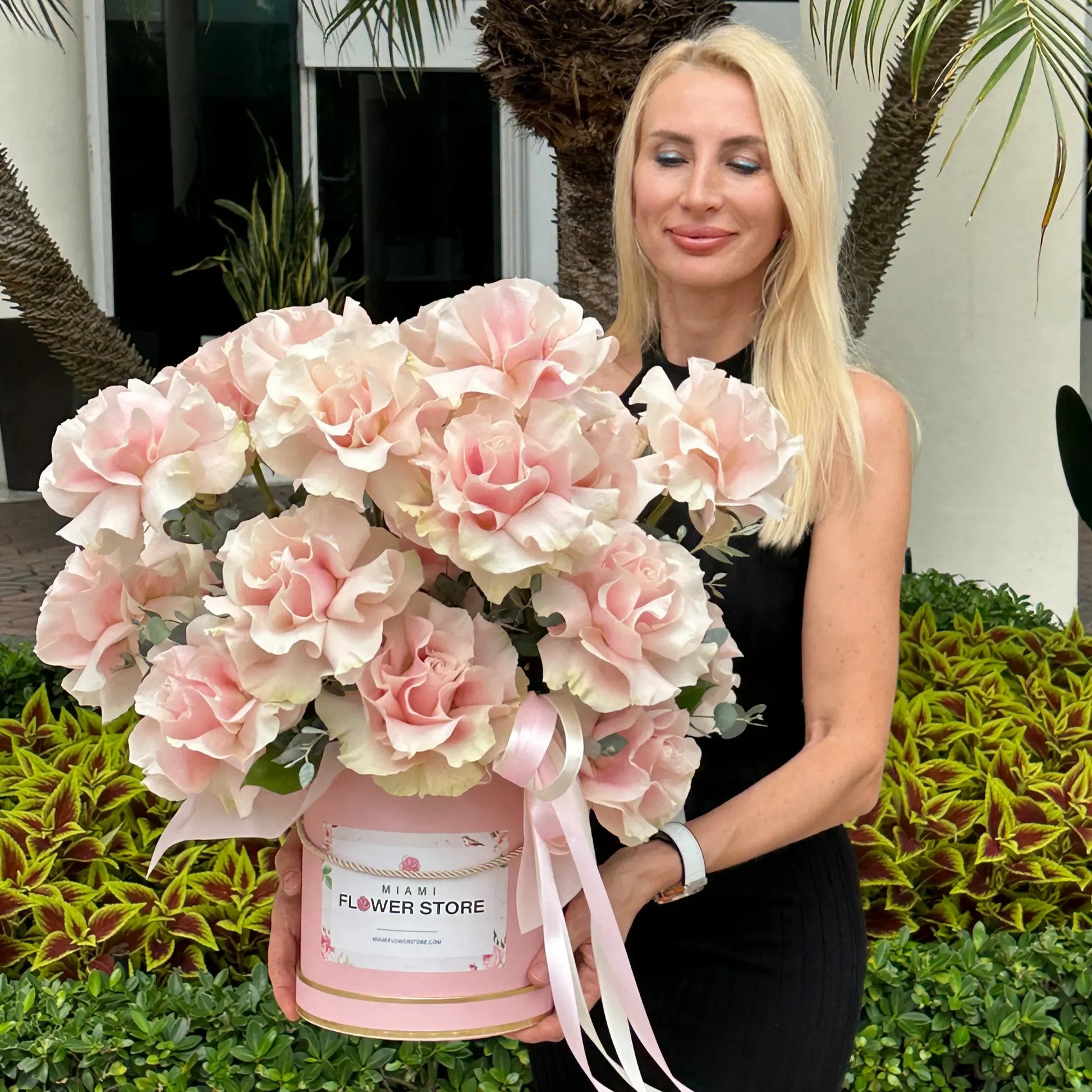 Pink French Rose Flower Bouquet In A Box - Miami Flower Store Delivery Fort Lauderdale