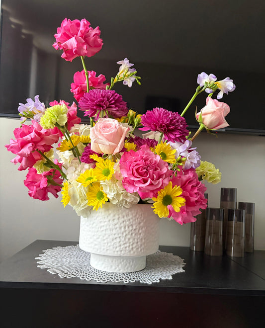 Pink Centerpiece From Hot Roses, Hydrangea, Chrysanthemums & Daisies In A Ceramic Vase - Miami Flower Store Same-Day Delivery Fort Lauderdale Brickell Aventura Las Olas Hallendale Beach Hollywood Sunny Isles
