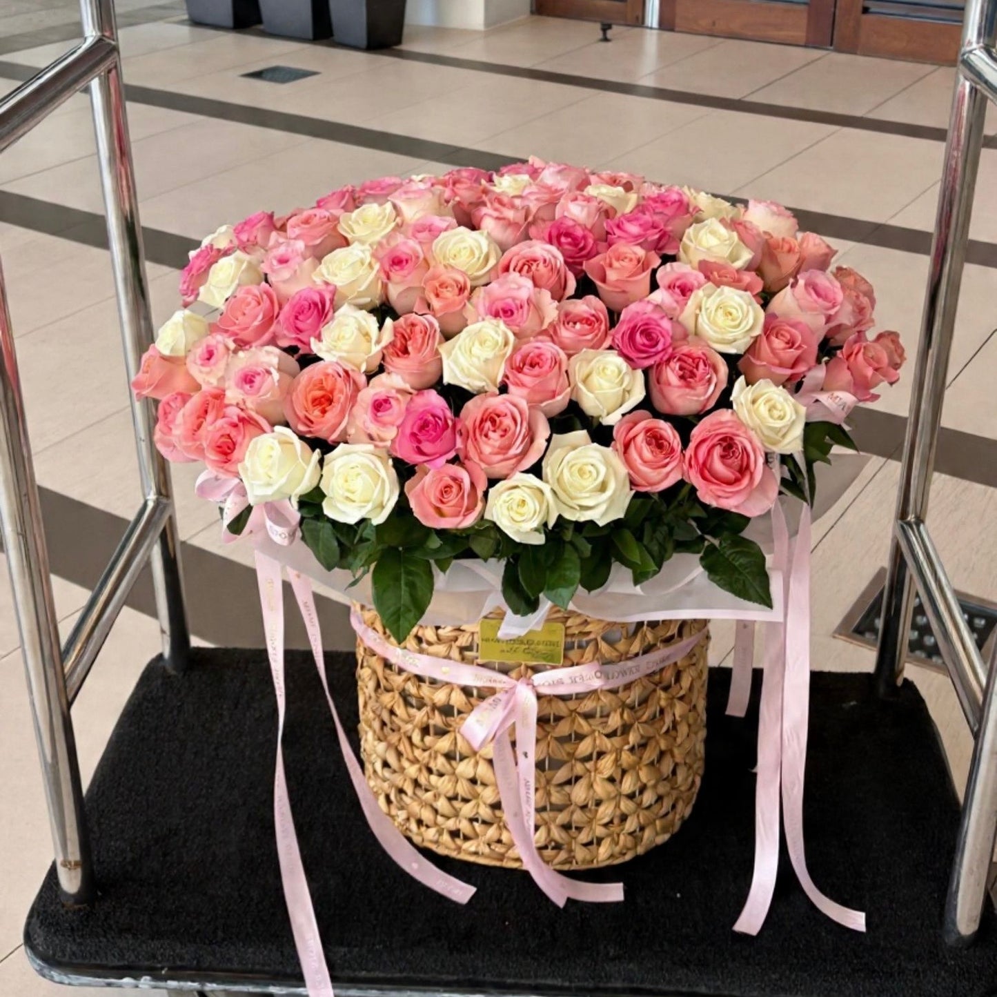 100 Pink & White Roses Bouquet In A Basket - Miami Flower Store Same-Day Delivery Fort Lauderdale Brickell Aventura Las Olas Hallendale Beach Hollywood Sunny Isles