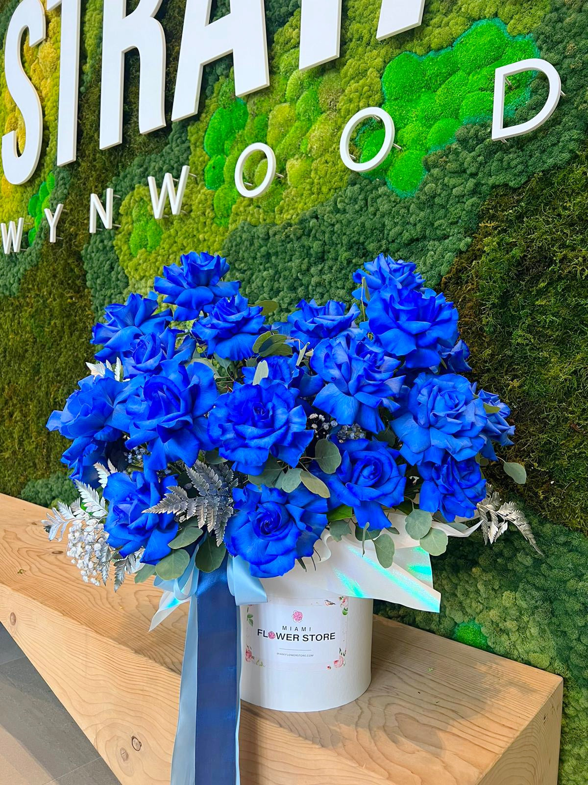 Blue Roses Flower Bouquet In A Box - Miami Flower Store Delivery Fort Lauderdale