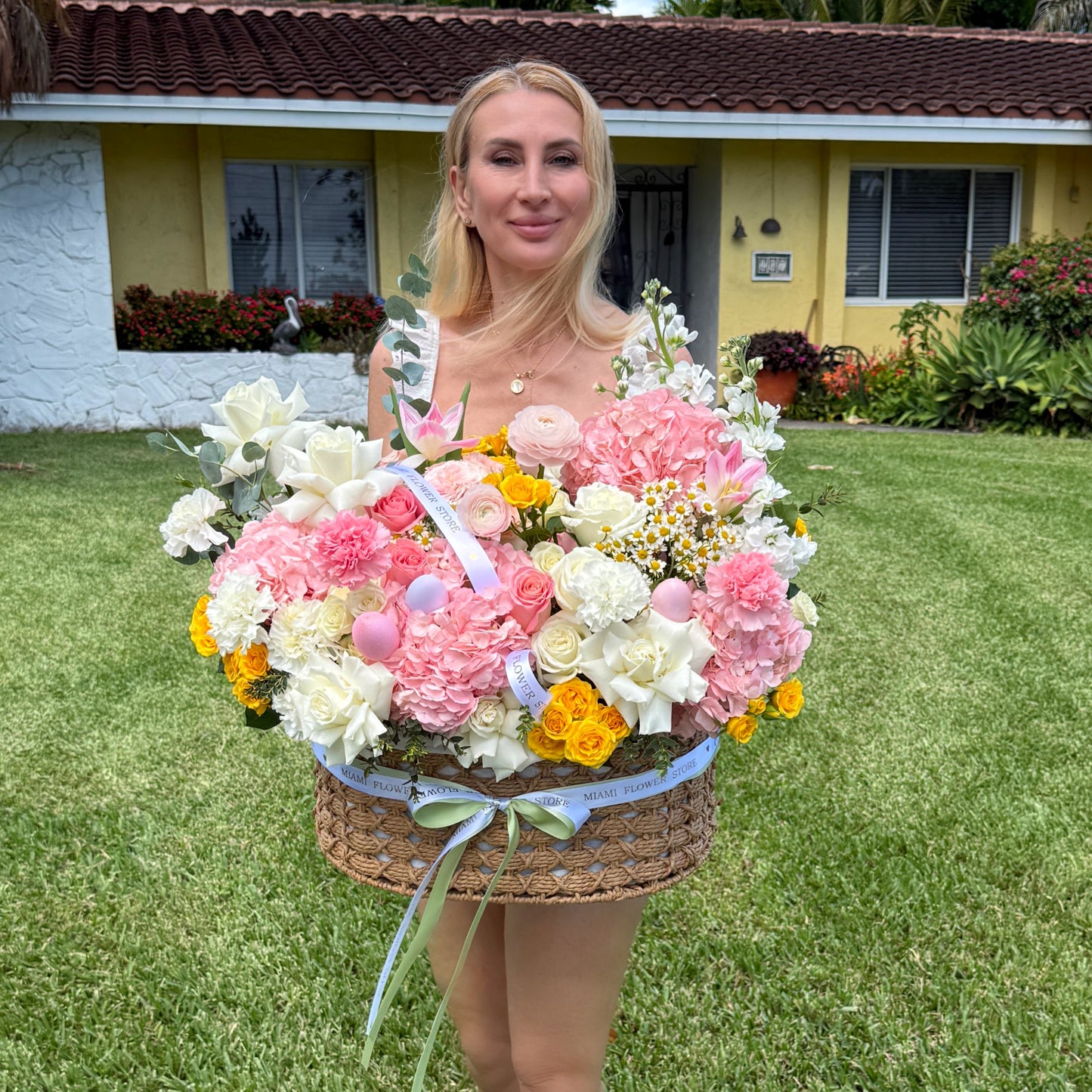 Spring Flower Arrangement/ Basket Flowers - Miami Flower Store Same-Day Delivery Fort Lauderdale Brickell Aventura Las Olas Hallendale Beach Hollywood Sunny Isles