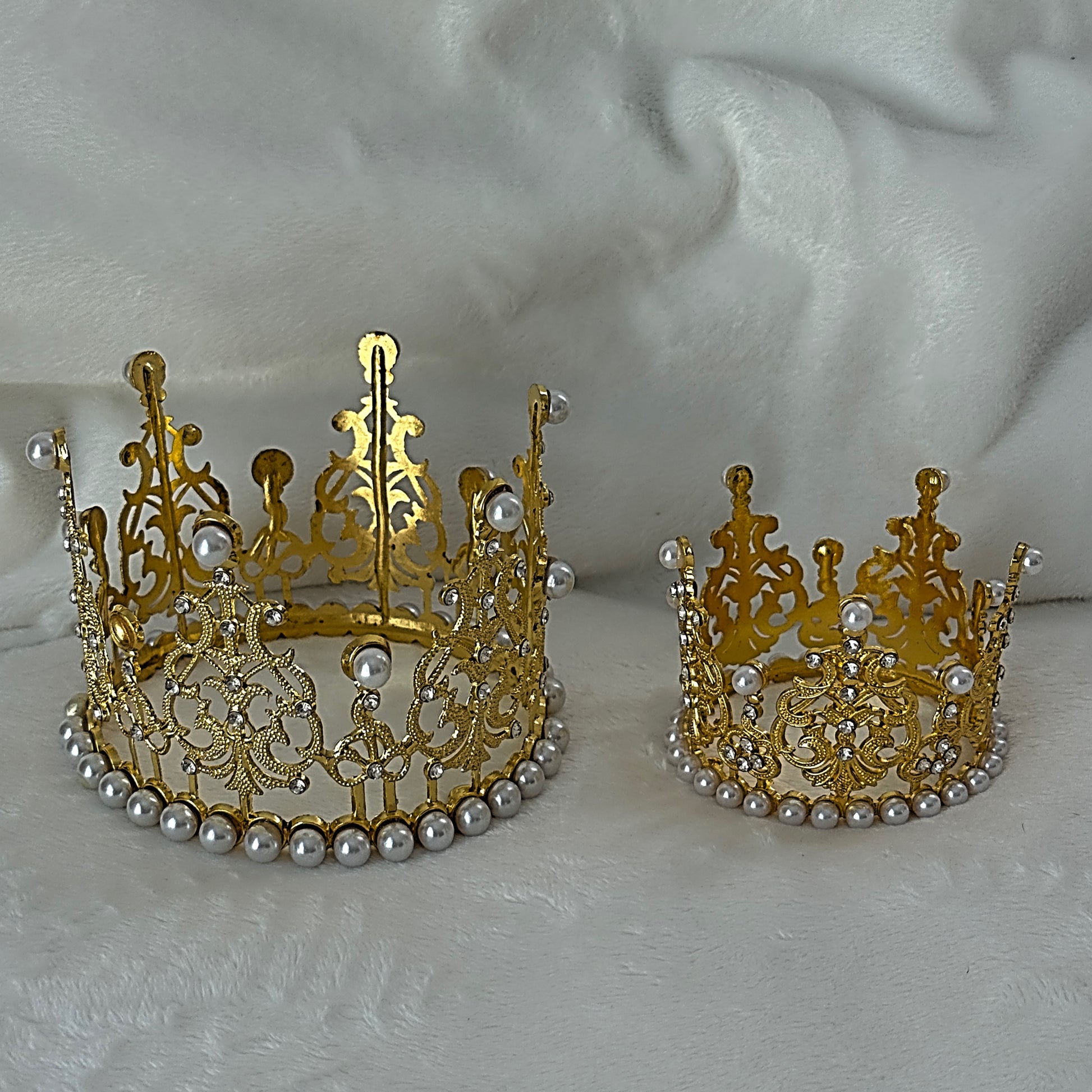 2,7" Small Gold Crown With Stones & Pearls For Flower Bouquet - Miami Flower Store Same-Day Delivery Fort Lauderdale Brickell Aventura Las Olas Hallendale Beach Hollywood Sunny Isles