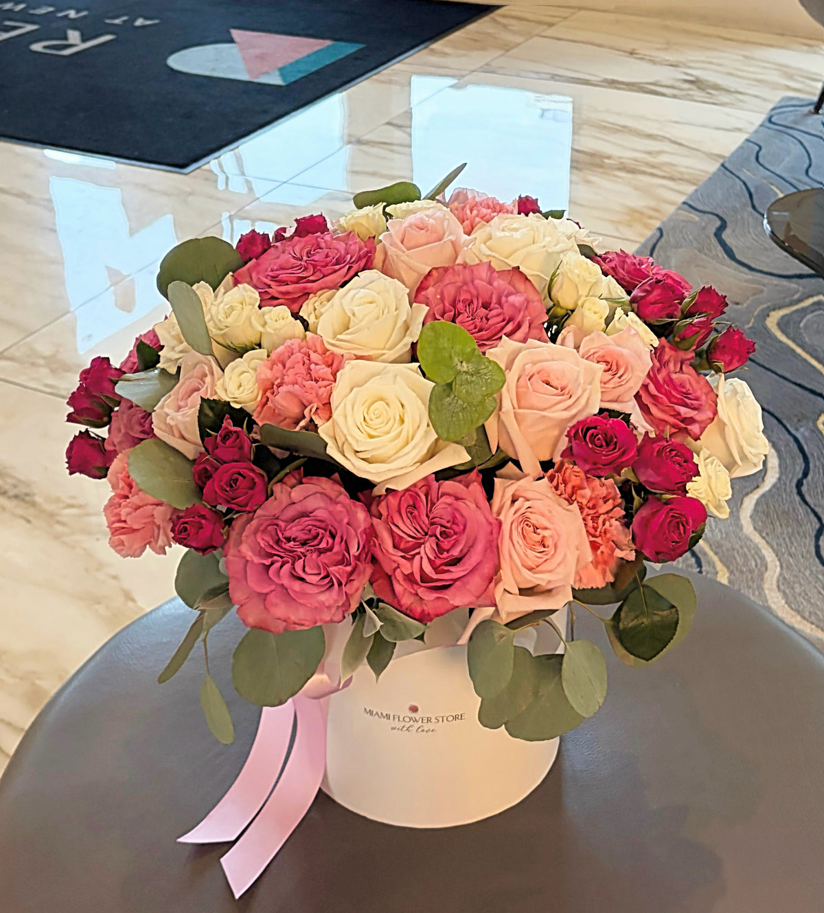 Pink & White Rose Flower Bouquet In A Box - Miami Flower Store Same-Day Delivery Fort Lauderdale Brickell Aventura Las Olas Hallendale Beach Hollywood Sunny Isles