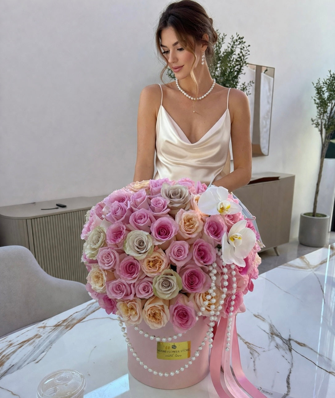 100 Pink Deluxe Rose Flower Bouquet In A HatBox/ Colored Roses - Miami Flower Store Same-Day Delivery Fort Lauderdale Brickell Aventura Las Olas Hallendale Beach Hollywood Sunny Isles