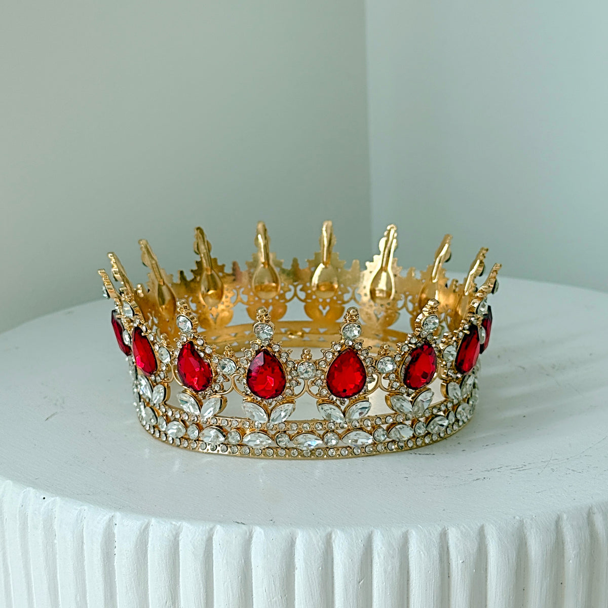 Royal Crown With Red Or Green Or White Stones| Miami Flower Store - Miami Flower Store Same-Day Delivery Fort Lauderdale Brickell Aventura Las Olas Hallendale Beach Hollywood Sunny Isles
