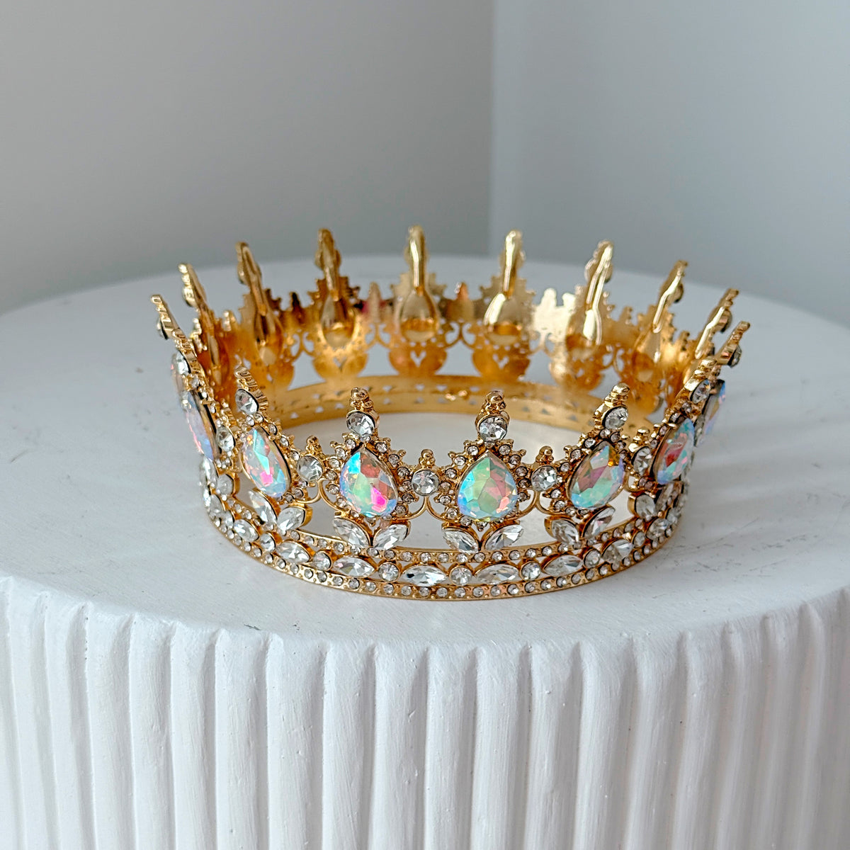 Royal Crown With Red Or Green Or White Stones| Miami Flower Store - Miami Flower Store Same-Day Delivery Fort Lauderdale Brickell Aventura Las Olas Hallendale Beach Hollywood Sunny Isles