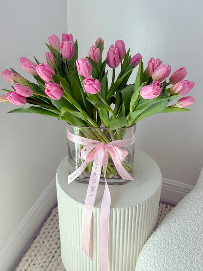 30 / 50 Pink Tulips In A Vase - Miami Flower Store Same-Day Delivery Fort Lauderdale Brickell Aventura Las Olas Hallendale Beach Hollywood Sunny Isles