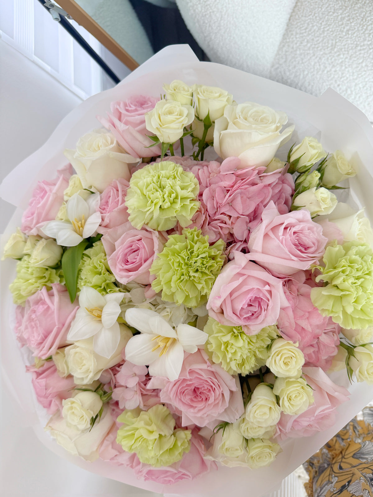 Bouquet Roses Pink & Green| MiamiFlowerStore - Miami Flower Store Same-Day Delivery Fort Lauderdale Brickell Aventura Las Olas Hallendale Beach Hollywood Sunny Isles