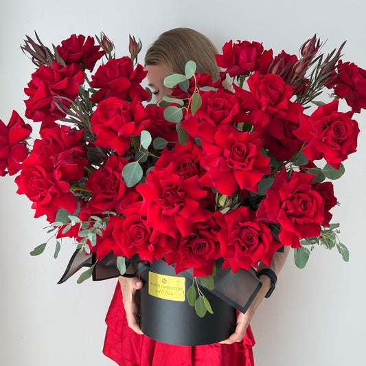 French Red Rose Flower Bouquet In A Gold Box - Miami Flower Store Same-Day Delivery Fort Lauderdale Brickell Aventura Las Olas Hallendale Beach Hollywood Sunny Isles