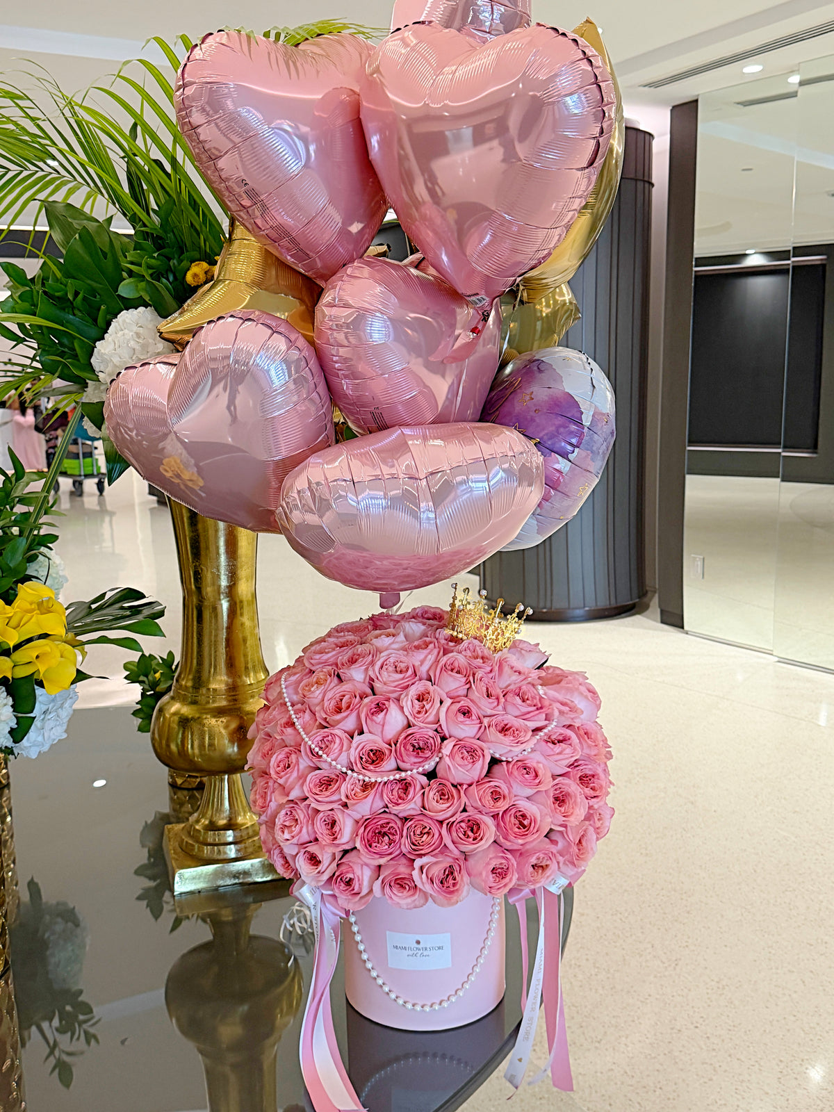 100 Classic Pink Rose Flower Bouquet In A Box - Miami Flower Store Same-Day Delivery Fort Lauderdale Brickell Aventura Las Olas Hallendale Beach Hollywood Sunny Isles